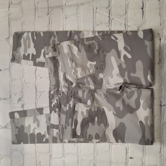 Lord & Taylor Design Lab snow winter camo pants jeans adjustable waist 10 - Picture 2 of 4